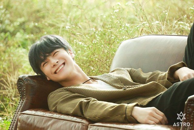 Latest photo of Moonbin (ASTRO)