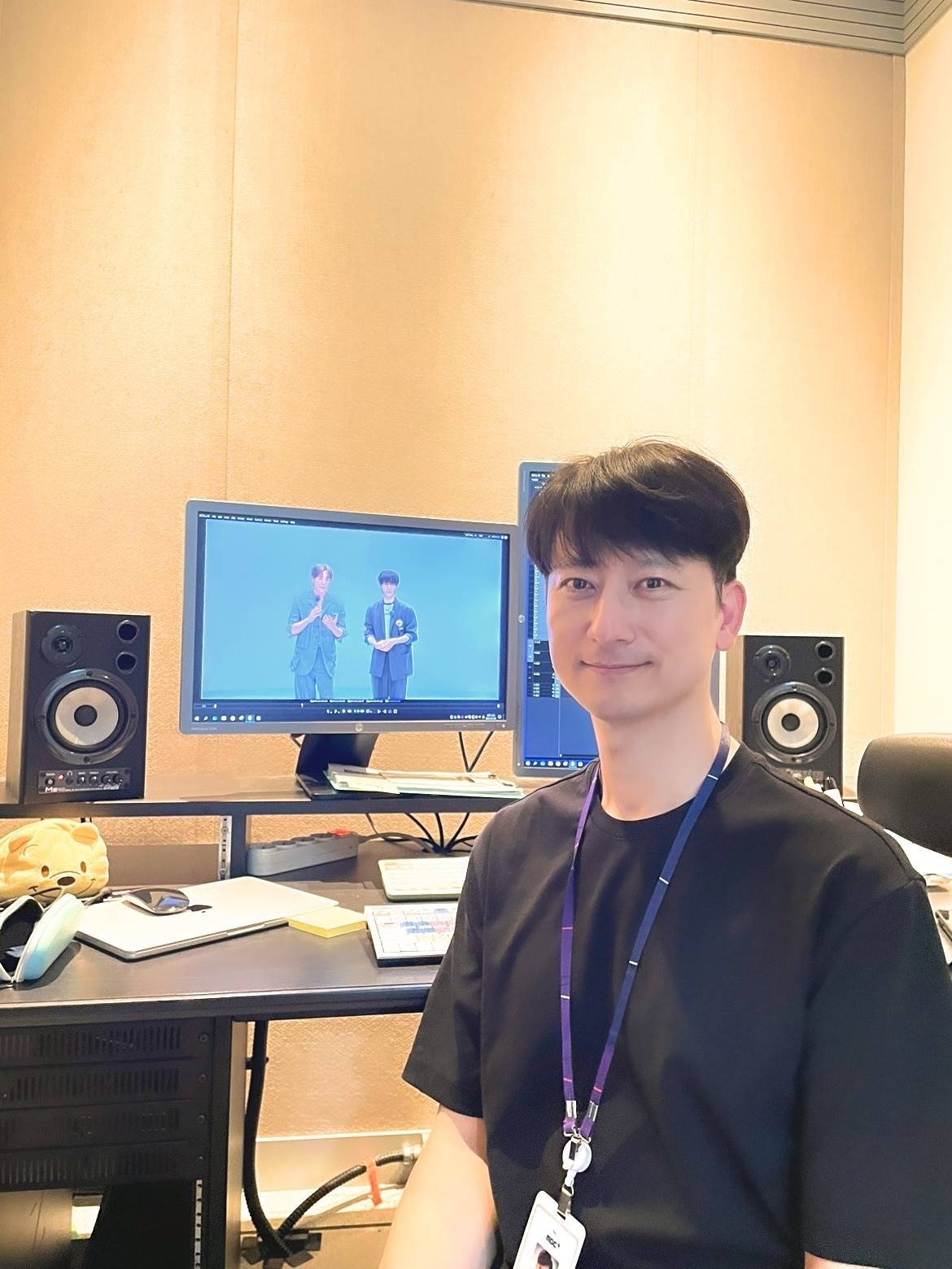 Latest photo of Hyeongjun (CRAVITY)