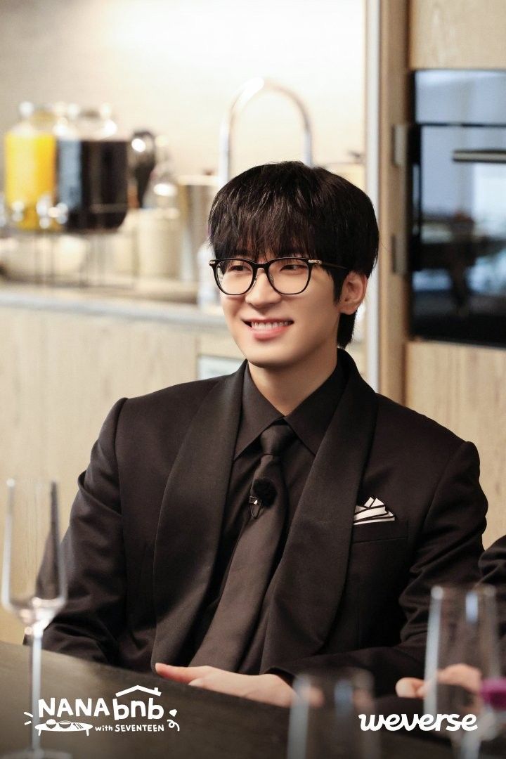 圆佑 (SEVENTEEN)的最新照片