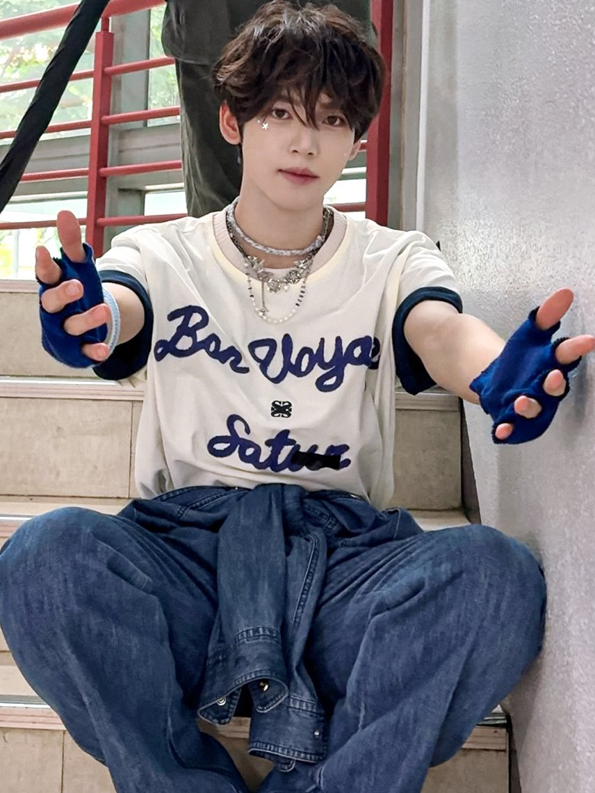 Foto aktivitas terbaru Han Yujin (ZEROBASEONE)