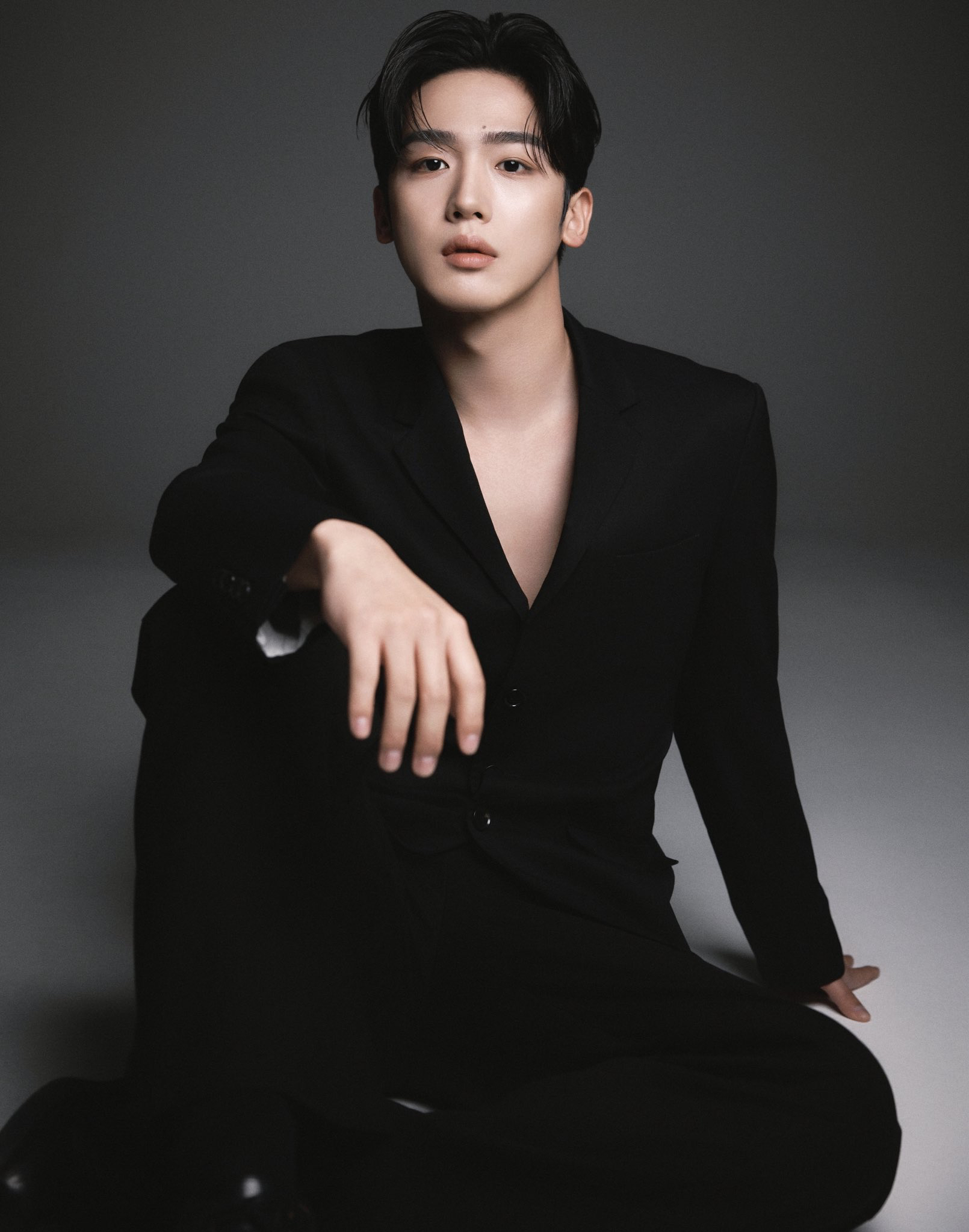Latest photo of Kim Yohan (WEi)
