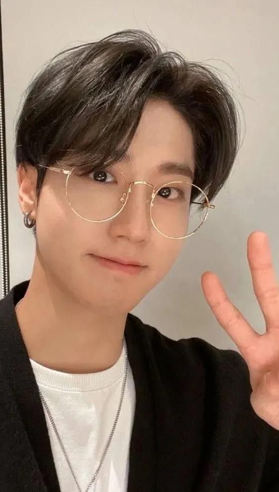 Fandom-recommended wallpaper image of HAN (Stray Kids)