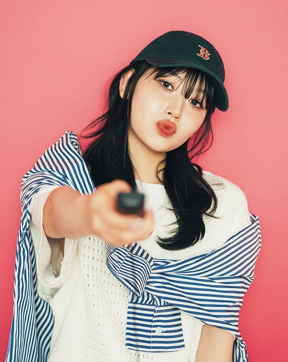 Behind-the-scenes cut of Kasahara Momona (ME:I)