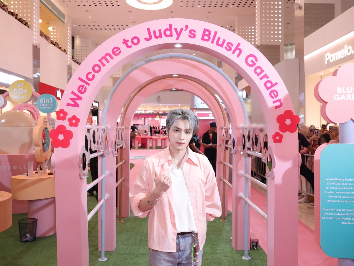 Behind-the-scenes cut of NCT