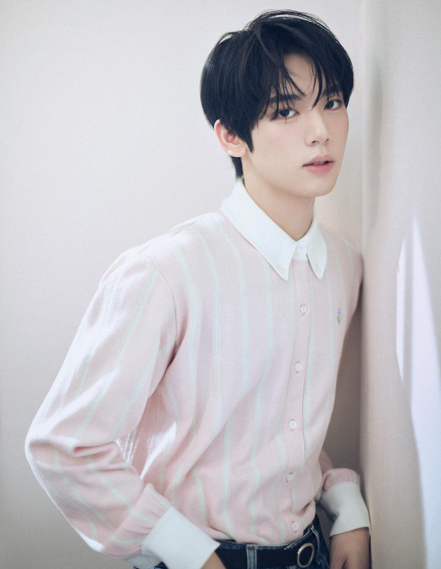 Foto aktivitas terbaru Han Yujin (ZEROBASEONE)