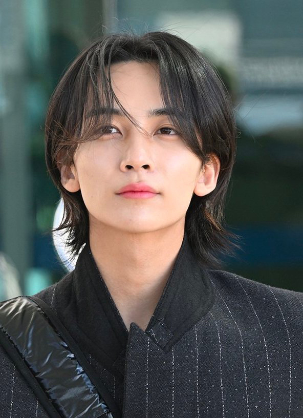 A moment captured by Jeonghan (SEVENTEEN)'s fan