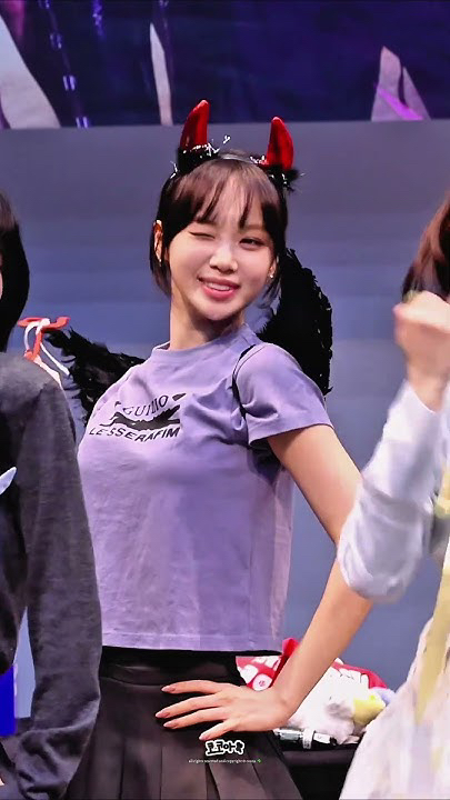 A moment captured by Kim Chaewon (LE SSERAFIM)'s fan