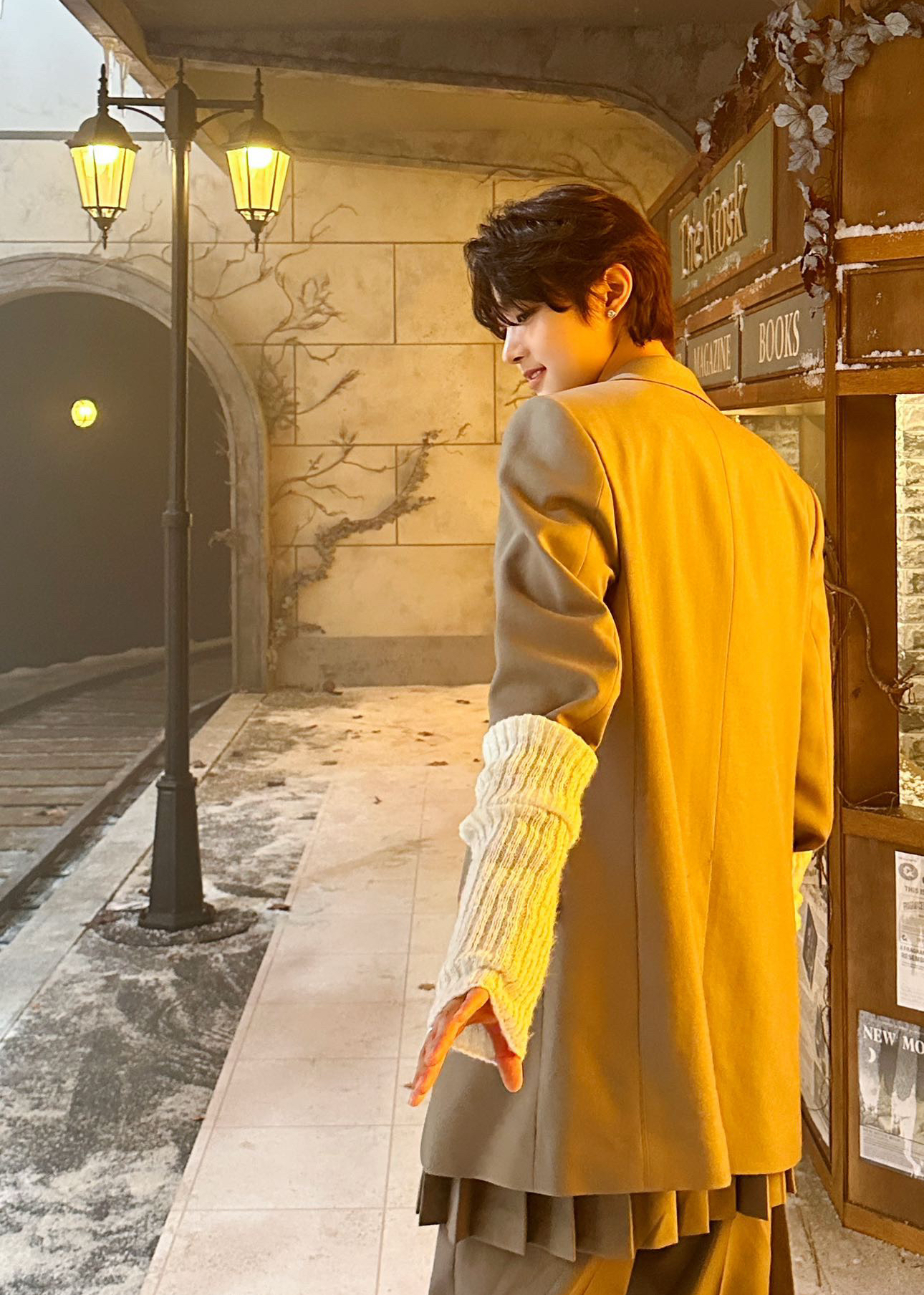 Latest photo of EJ (&TEAM)