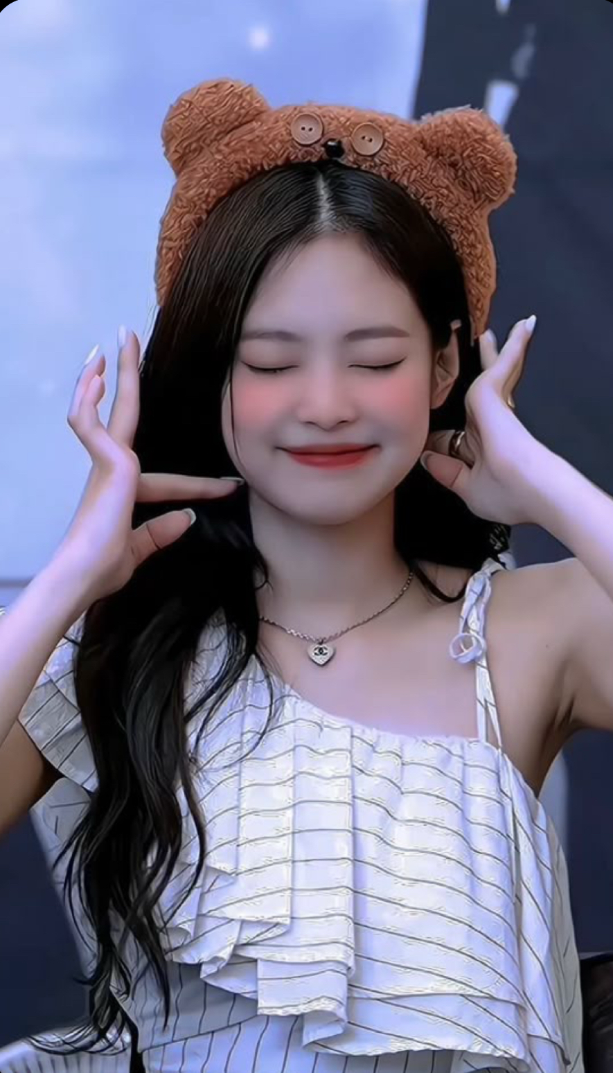 Behind-the-scenes cut of Jennie (BLACKPINK)