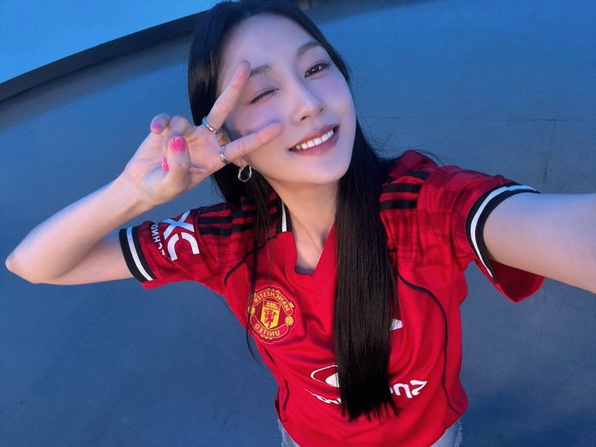 Behind-the-scenes cut of Apink