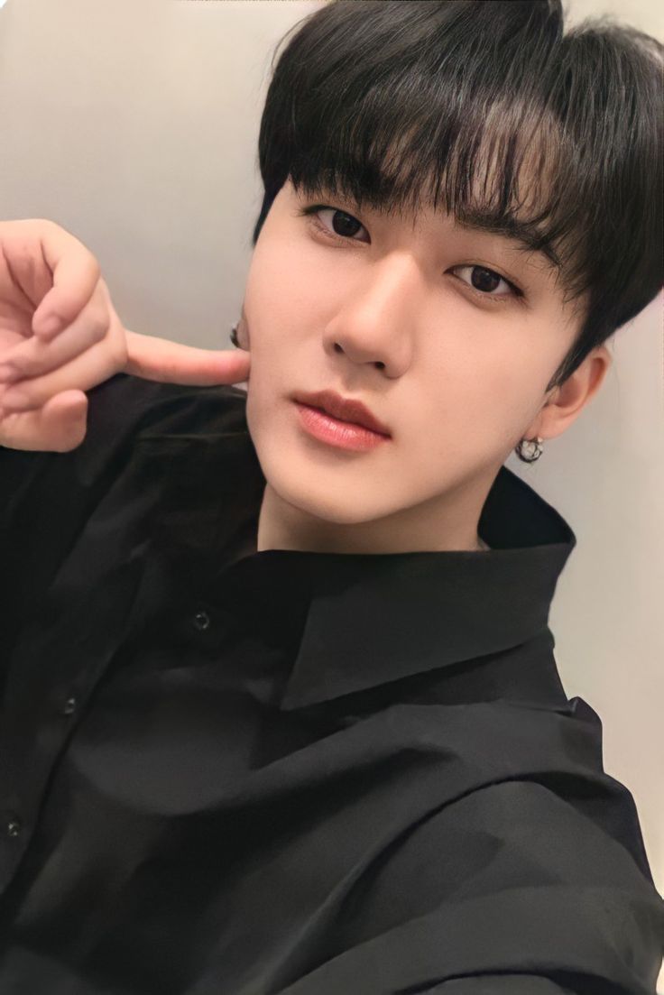 Behind-the-scenes cut of Changbin (Stray Kids)