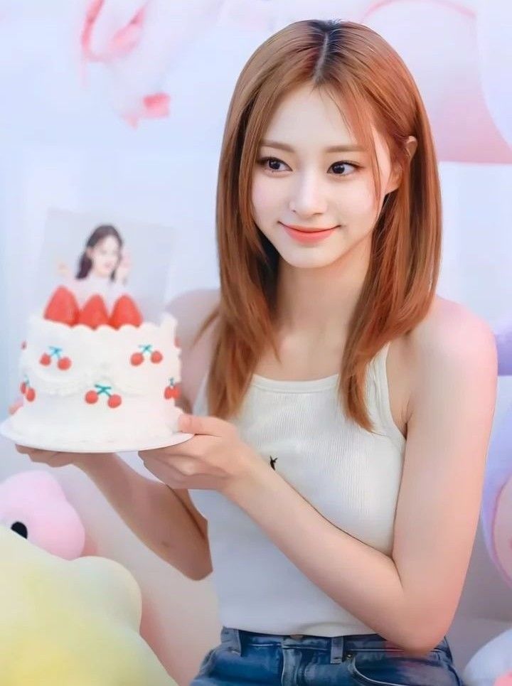 ツウィ (TWICE)の最新写真