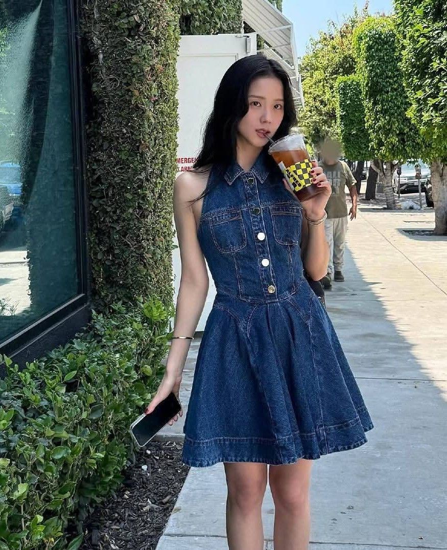Behind-the-scenes cut of Jisoo (BLACKPINK)