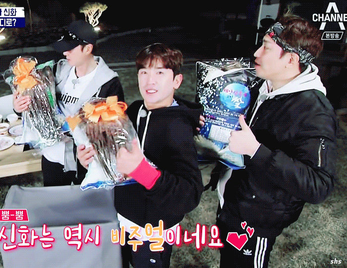 A moment captured by SHINHWA's fan