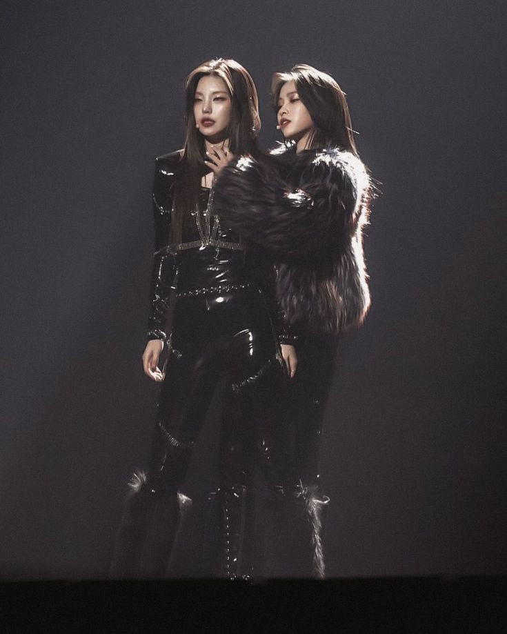 Behind-the-scenes cut of ITZY