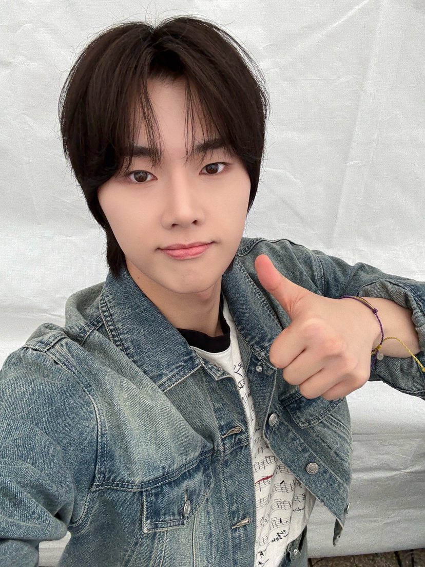 Behind-the-scenes cut of Xdinary Heroes