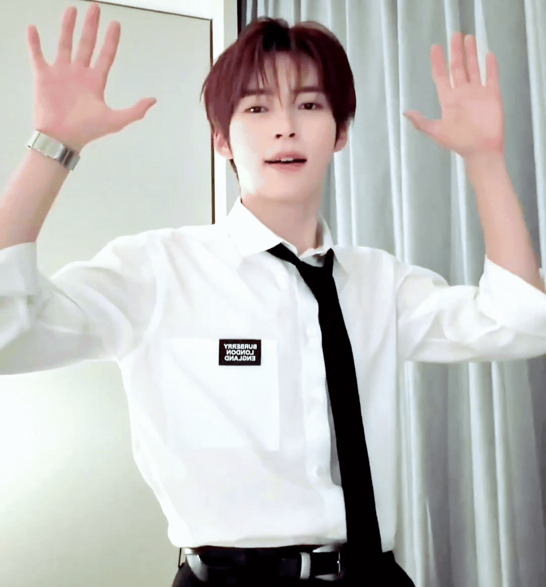 A moment captured by Sung Hanbin (ZEROBASEONE)'s fan