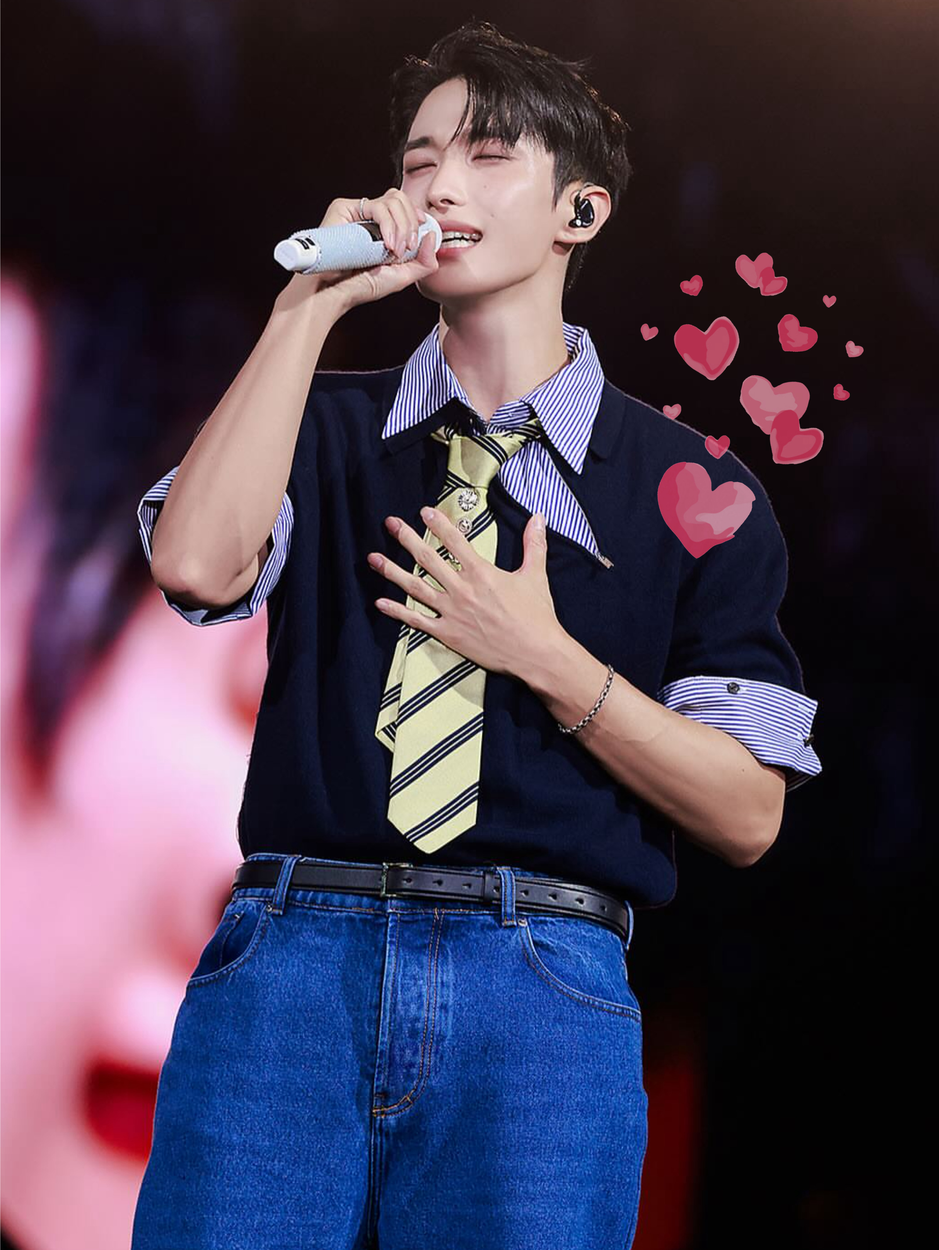 ドギョム (SEVENTEEN)の最近の活動写真