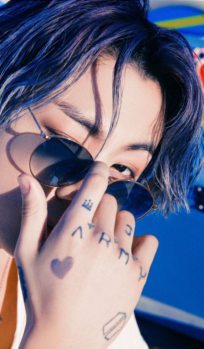 Foto aktivitas terbaru Jungkook (BTS)