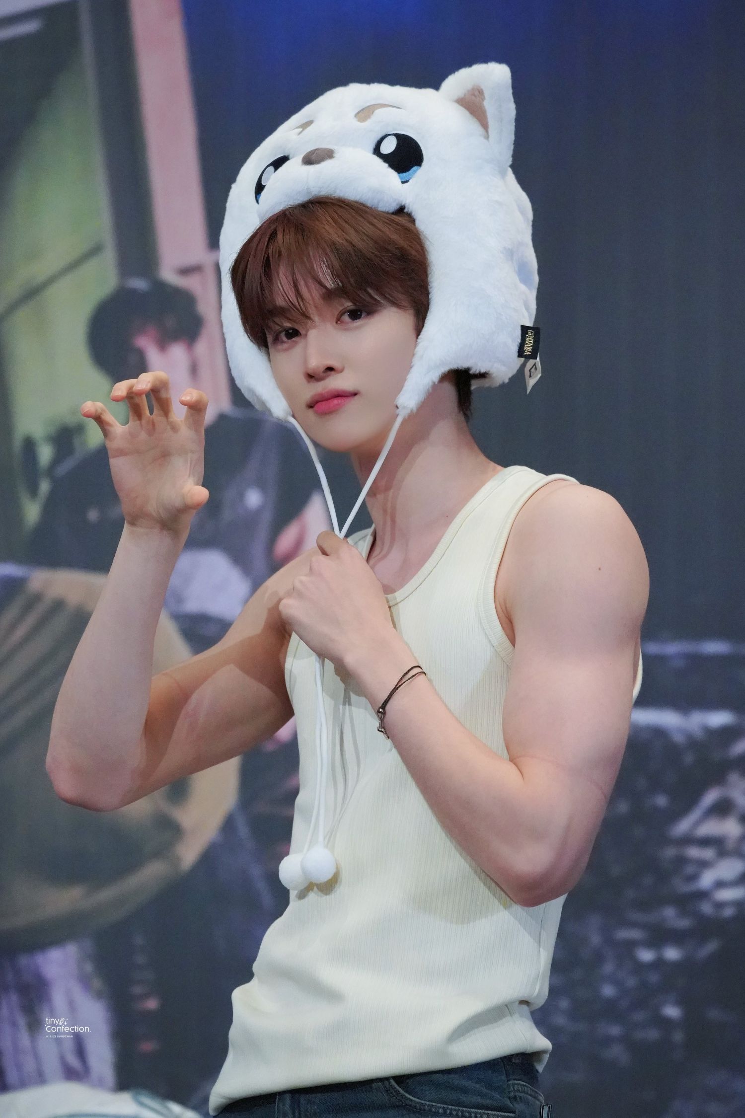 Recent activity shot of Sungchan (RIIZE)