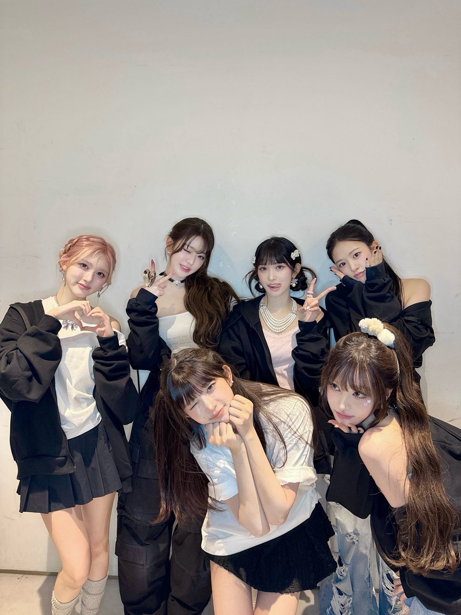 A moment captured by IVE's fan