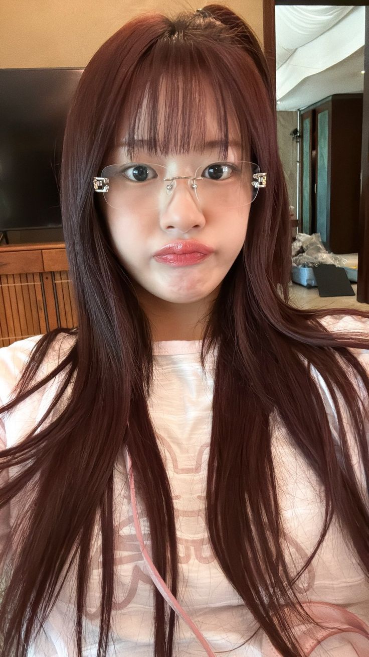 Behind-the-scenes cut of An Yujin (IVE)