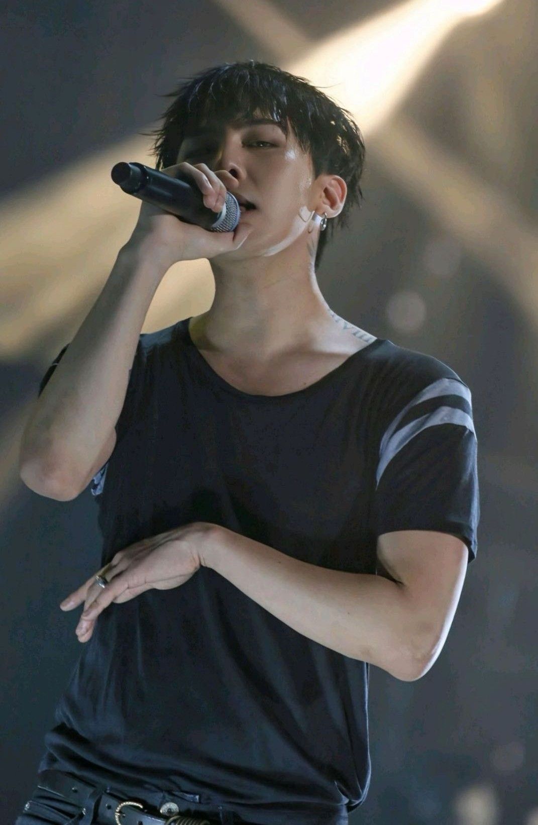 Behind-the-scenes cut of G-DRAGON (BIGBANG)