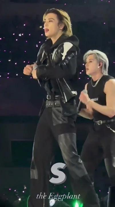 Today's most popular wallpaper in the Hyunjin (Stray Kids) community