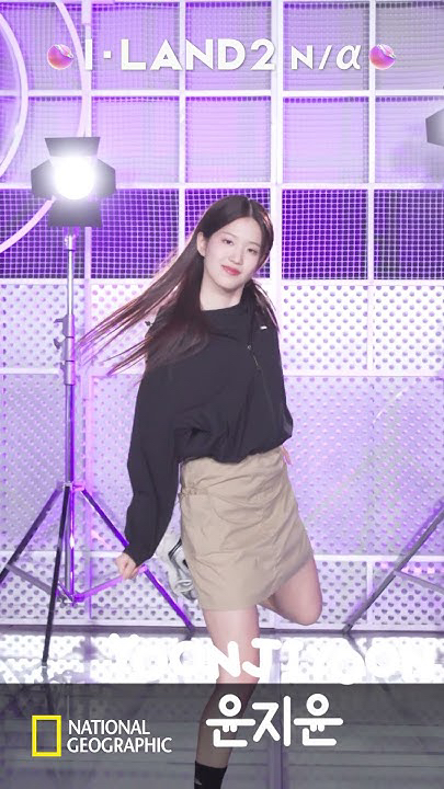 Behind-the-scenes cut of Yoon Jiyoon (izna)