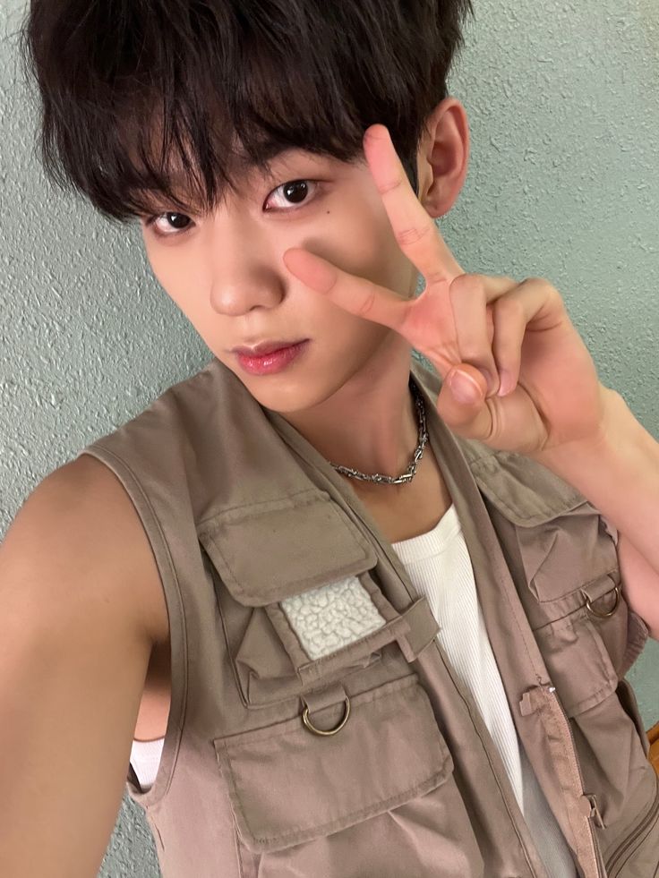 Recent activity shot of EVNNE