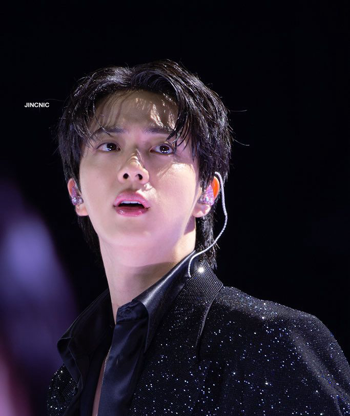 진 (방탄소년단) 최근 활동샷