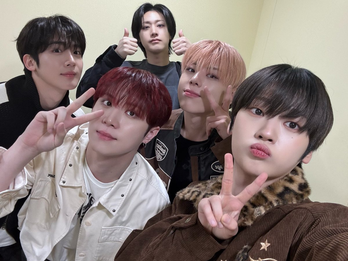 위아이의 최신 사진