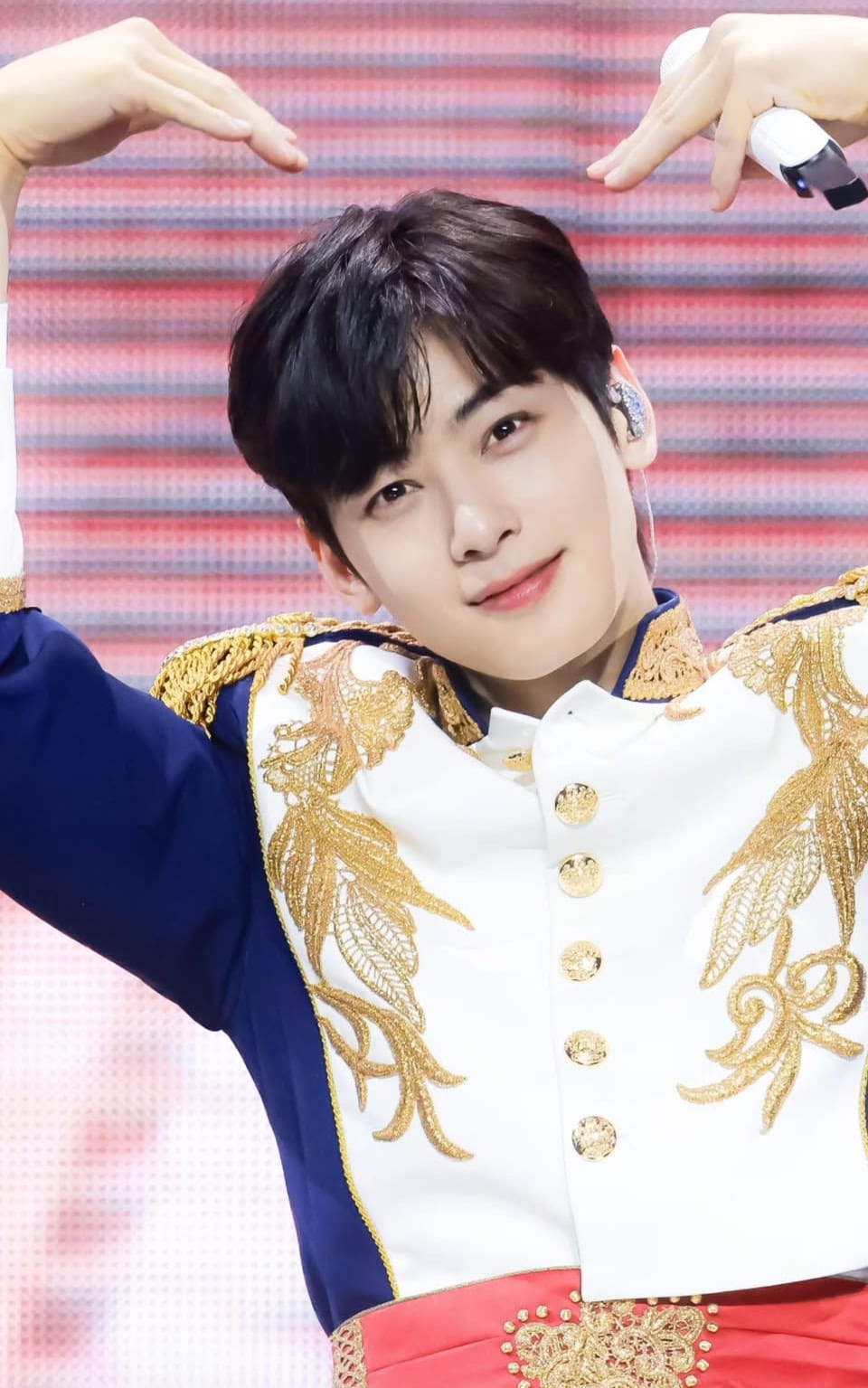 A moment captured by Eunwoo (ASTRO)'s fan