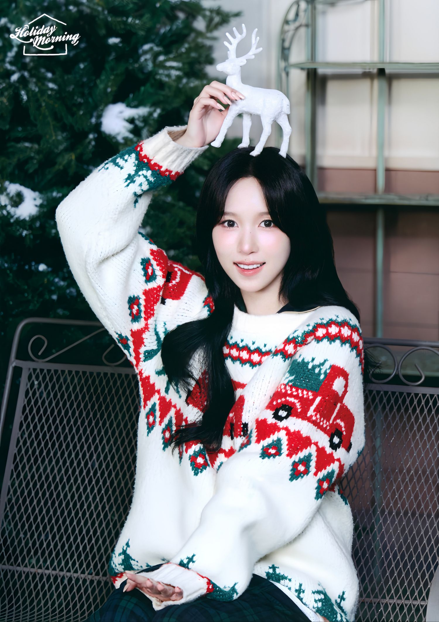 Behind-the-scenes cut of Mina (TWICE)