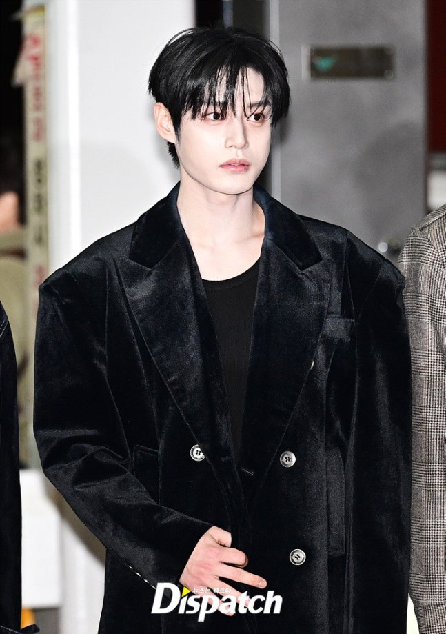 A moment captured by Kim Jiwoong (ZEROBASEONE)'s fan