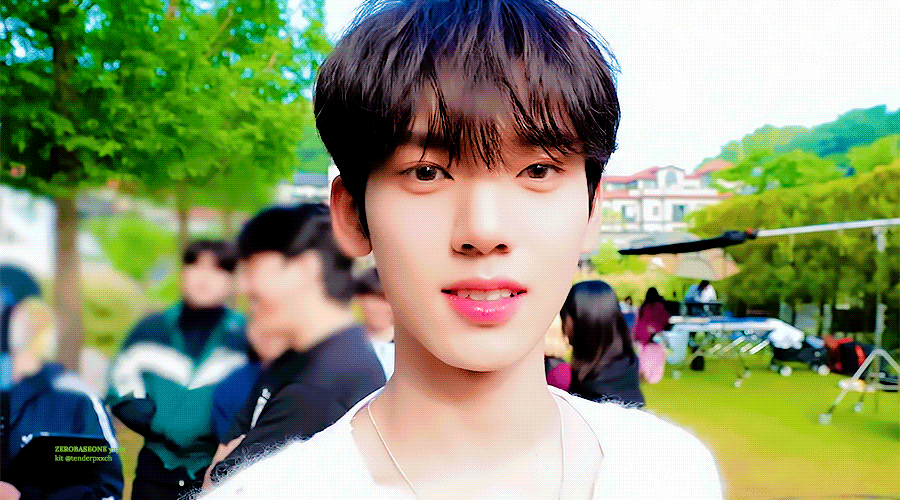 Behind-the-scenes cut of Han Yujin (ZEROBASEONE)
