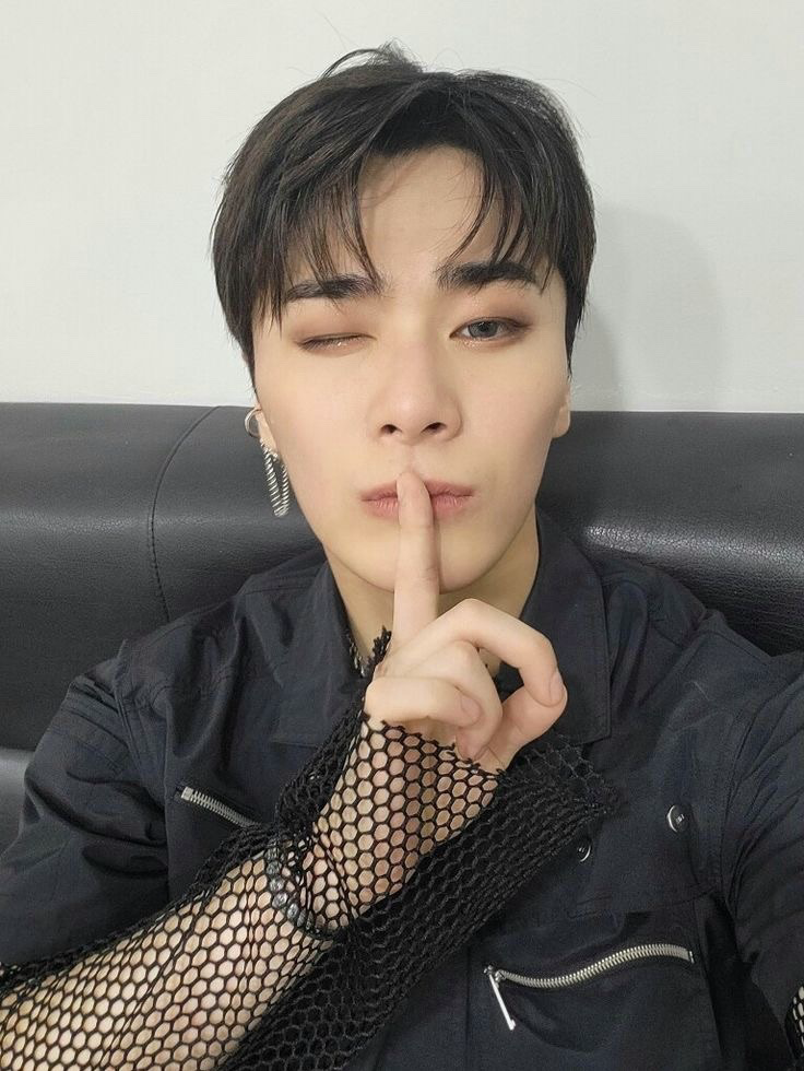 Behind-the-scenes cut of Moonbin (ASTRO)