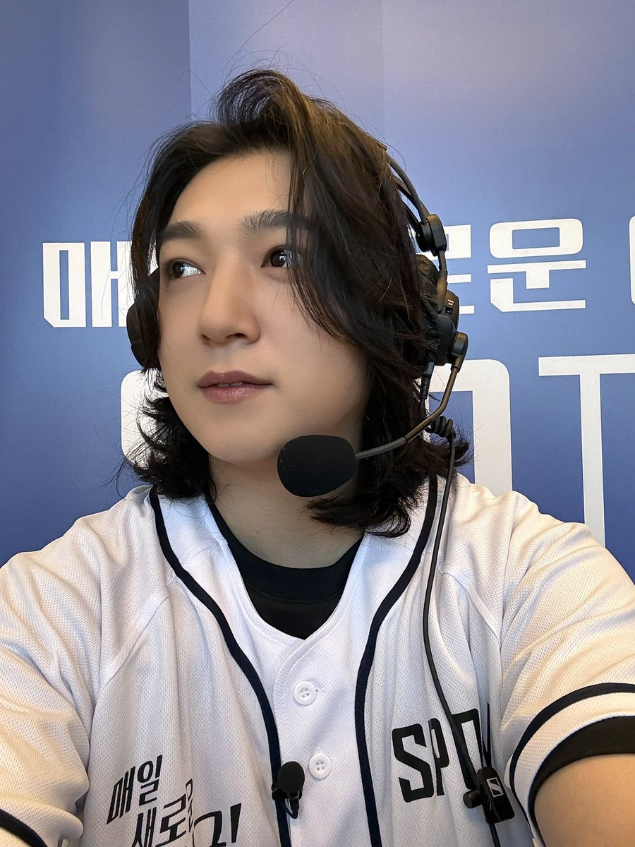 Behind-the-scenes cut of DAY6