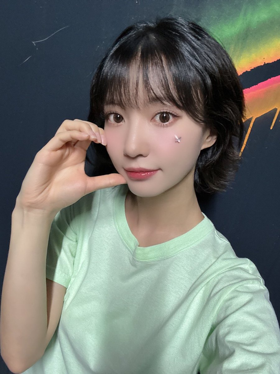 Recent activity shot of OH MY GIRL