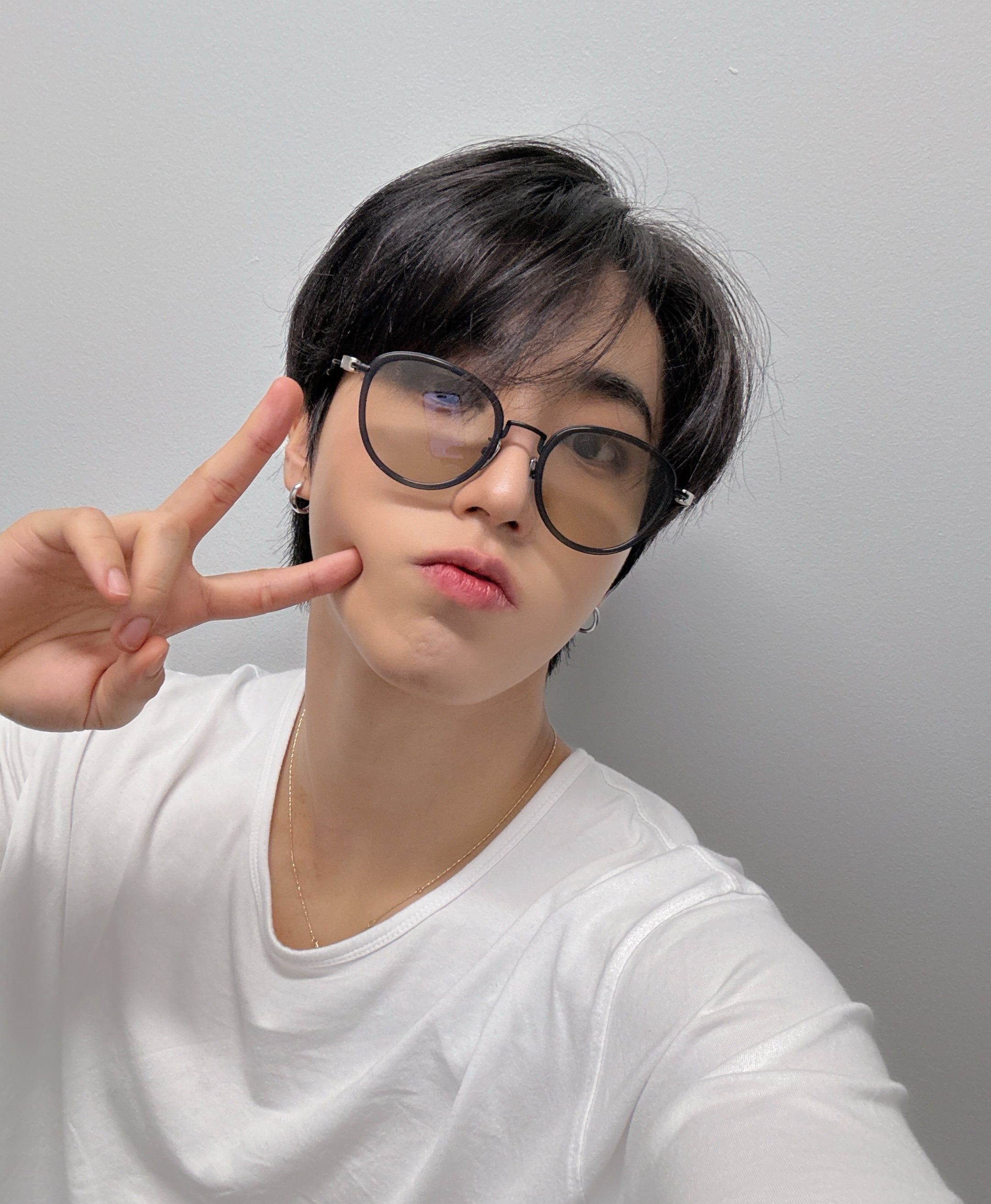 Behind-the-scenes cut of HAN (Stray Kids)