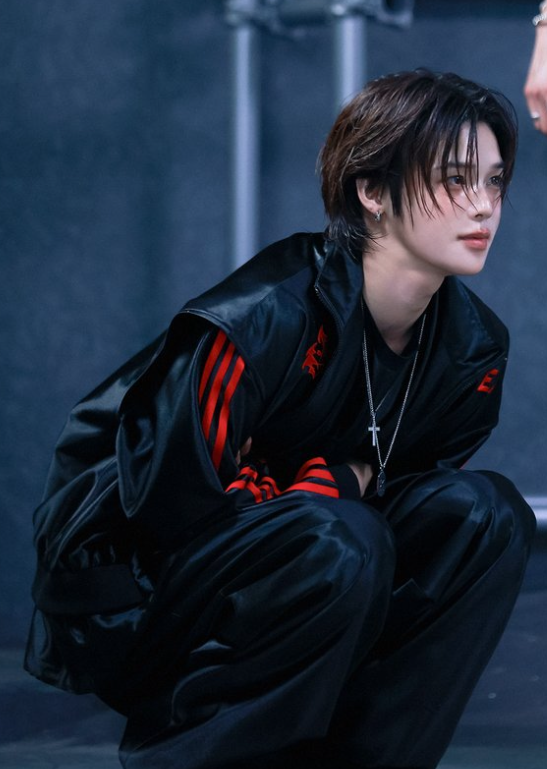 Behind-the-scenes cut of K (&TEAM)