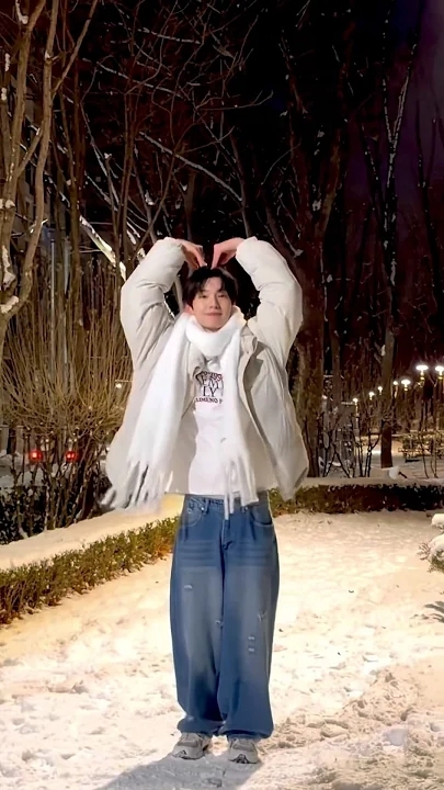 The most beloved wallpaper among Chuei Liyu's fans