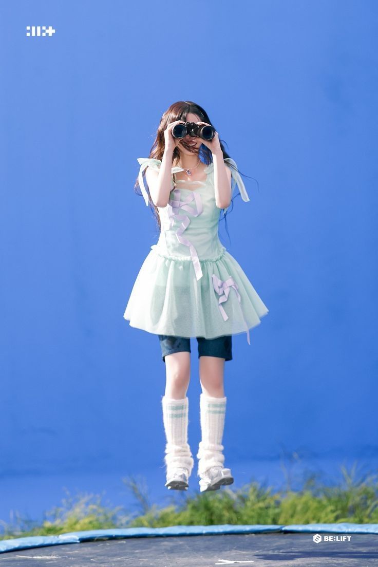 Behind-the-scenes cut of Minju (ILLIT)