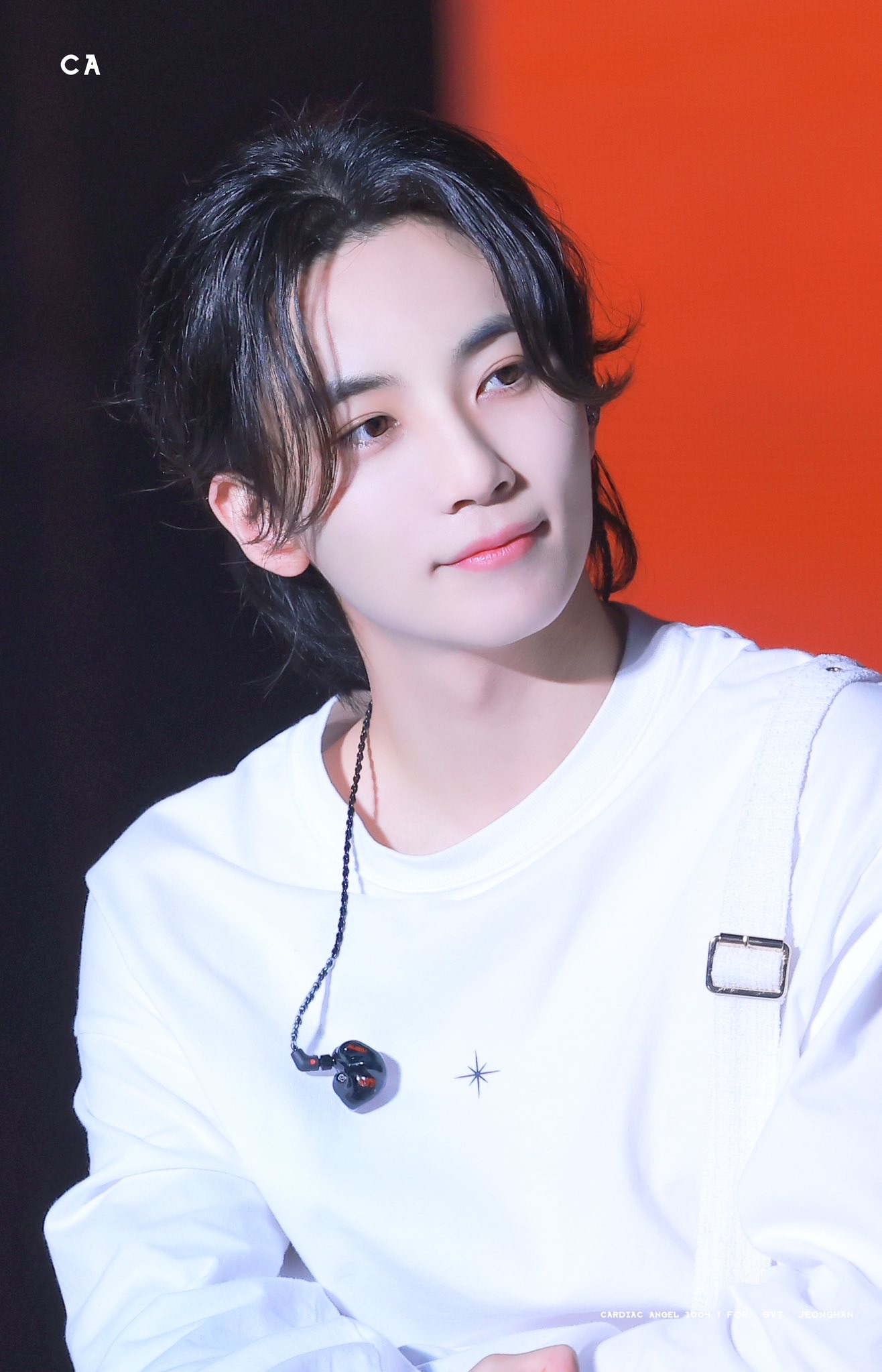 A moment captured by Jeonghan (SEVENTEEN)'s fan