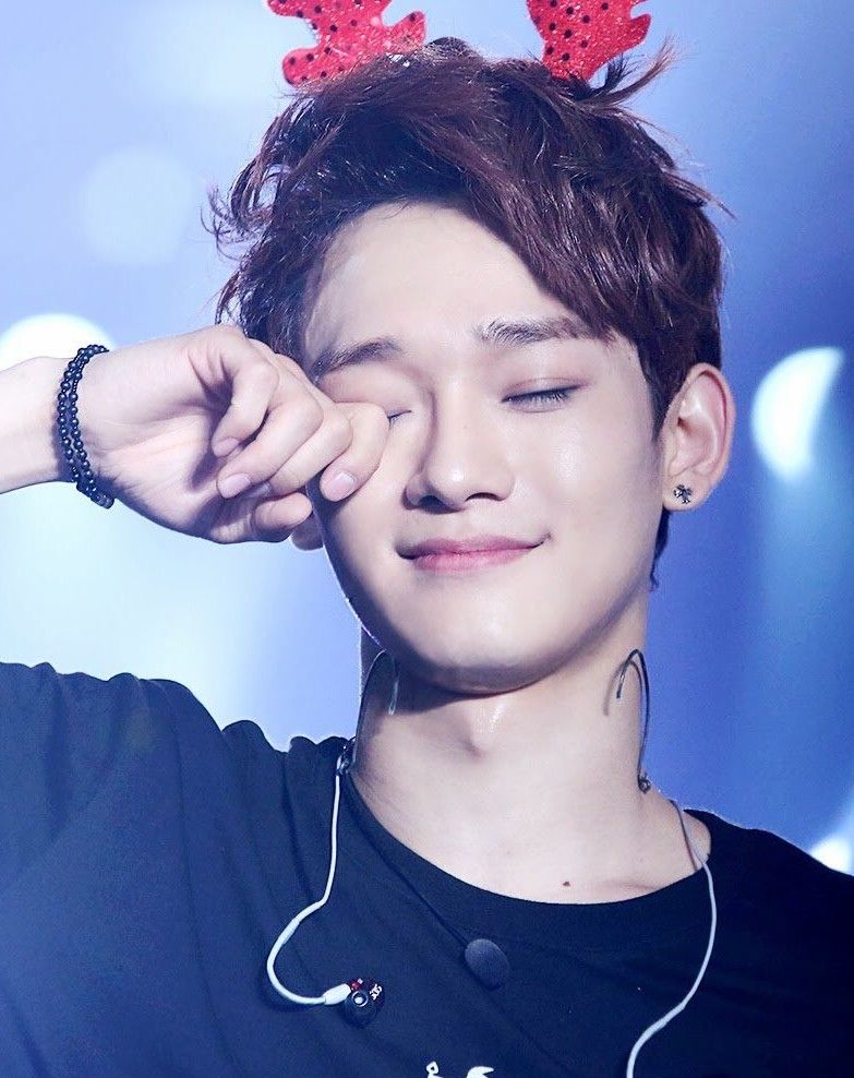 Behind-the-scenes cut of Chen (EXO)