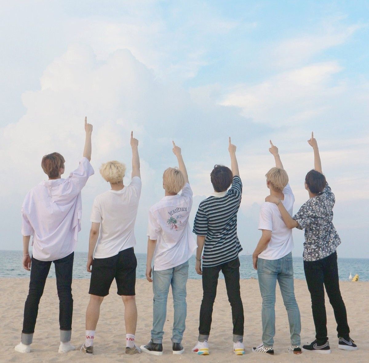 A moment captured by ONEUS's fan