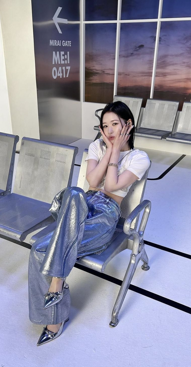 Recent activity shot of Kasahara Momona (ME:I)