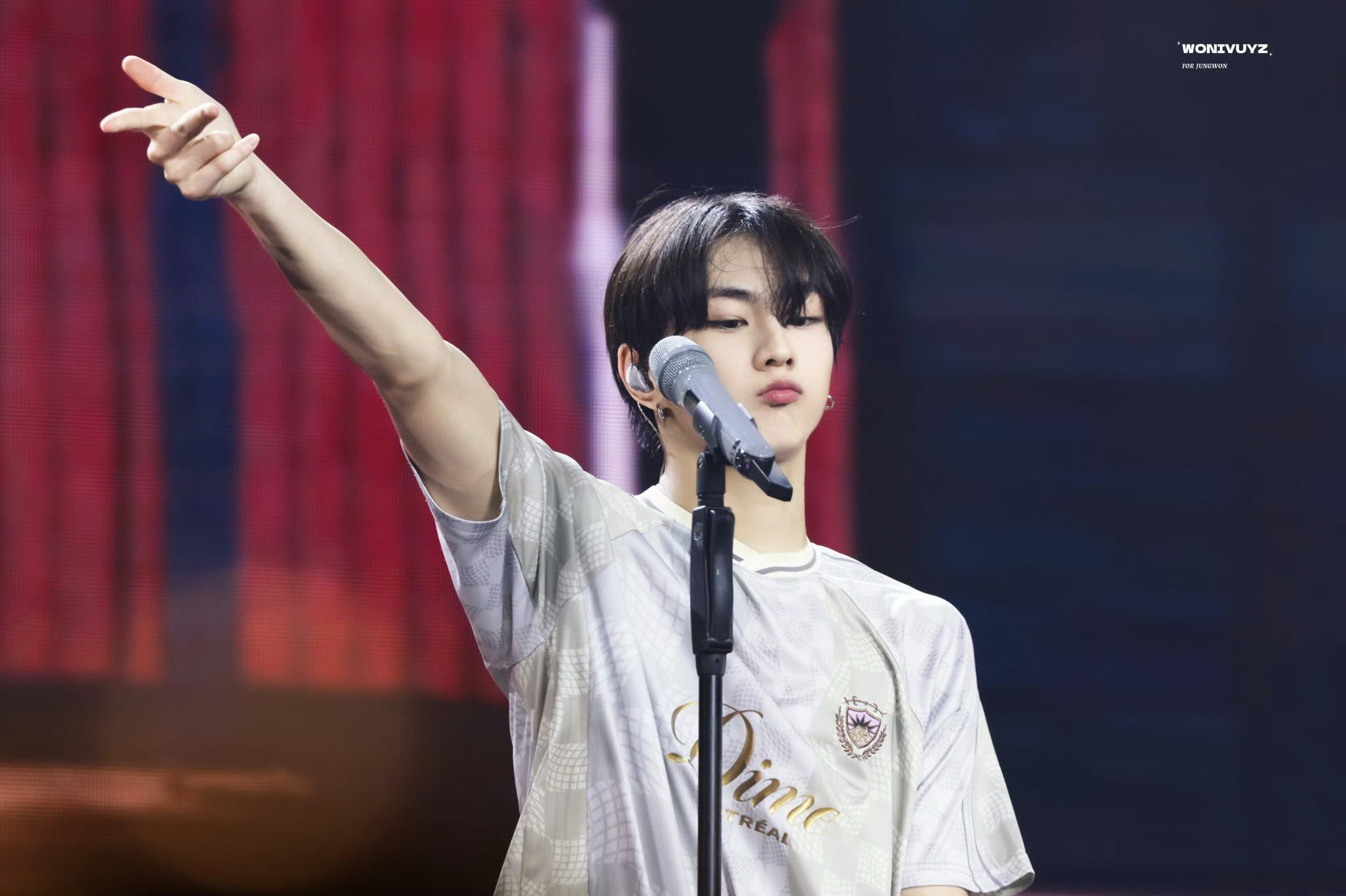 Latest photo of Jungwon (ENHYPEN)