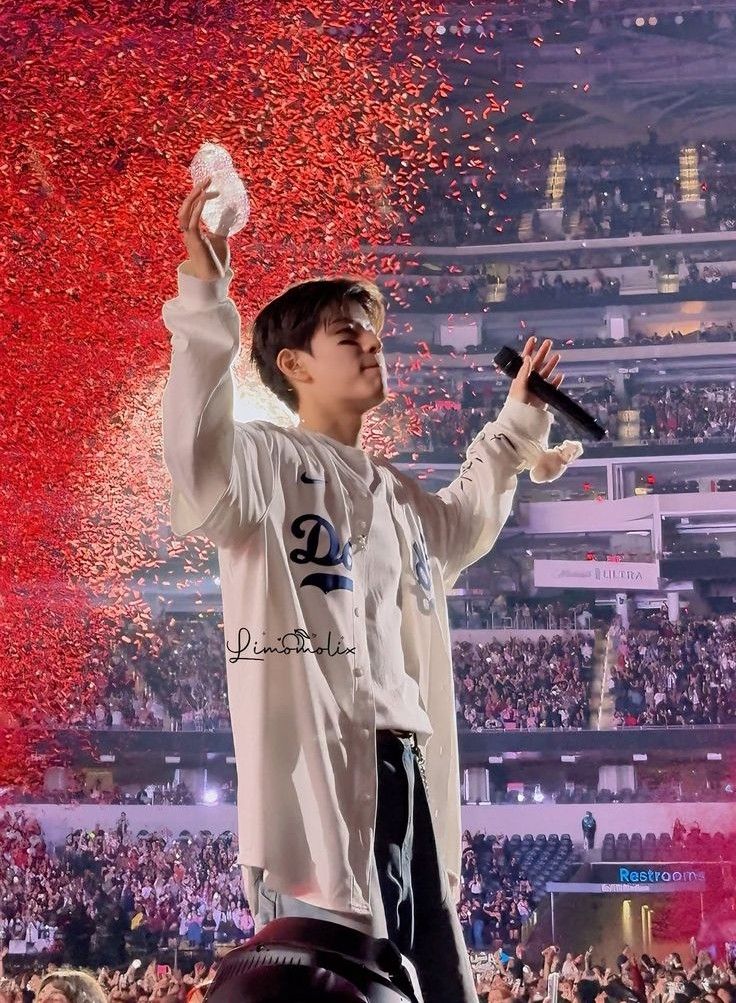 Behind-the-scenes cut of Seungmin (Stray Kids)