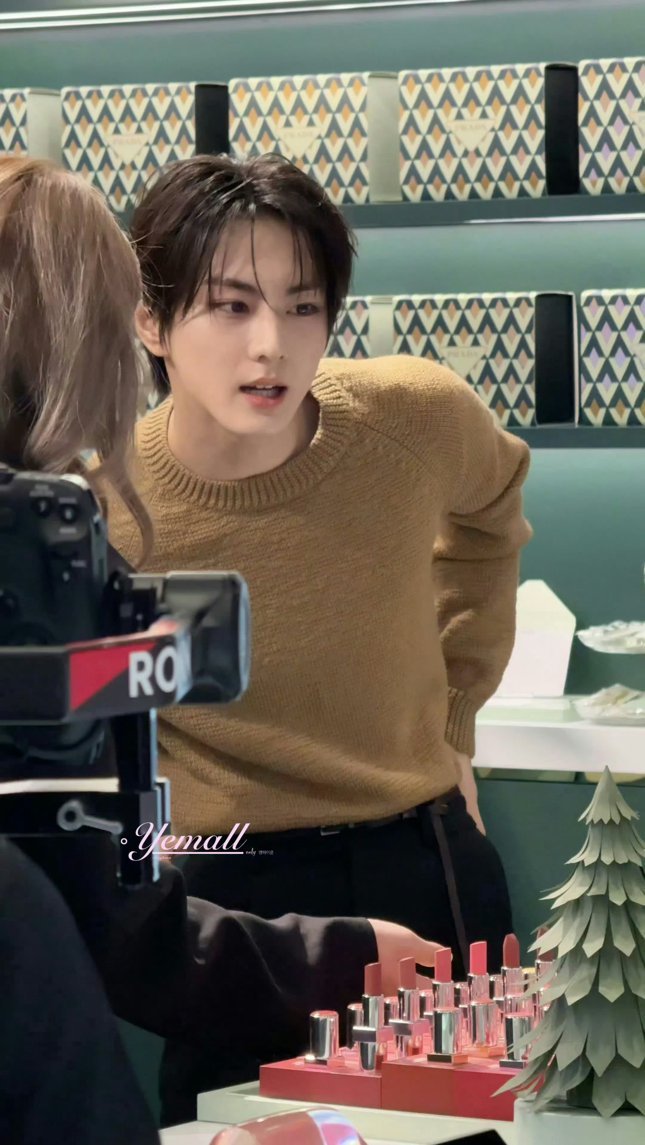 Today's most popular wallpaper in the Jungwon (ENHYPEN) community